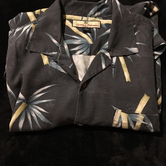 Tommy Bahama shirt button down - Picture 2 of 6
